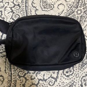 Lululemon hip pack